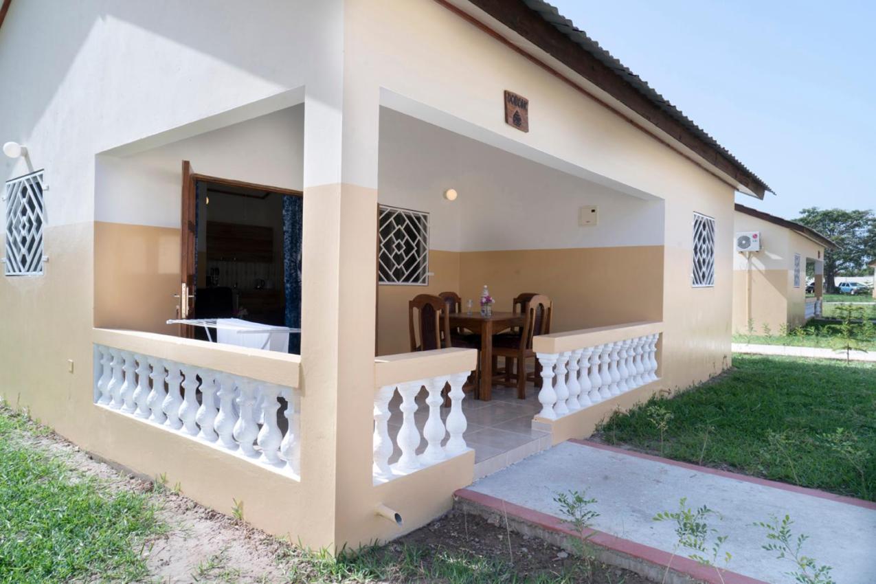 Kunta Kinteh Beach Complex Kotu Exterior photo