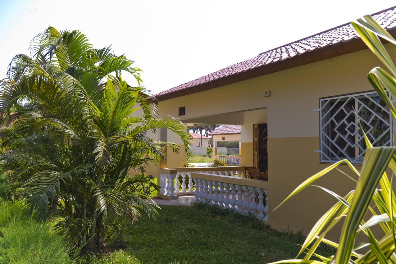 Kunta Kinteh Beach Complex Kotu Exterior photo
